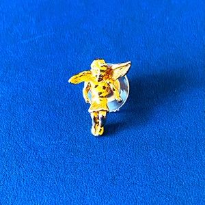 Gold Tone Tiny Guardian Angel Petit Pin Vintage